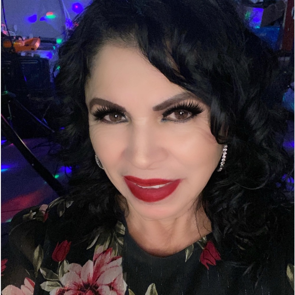 Meet your Posher, Maria carmen